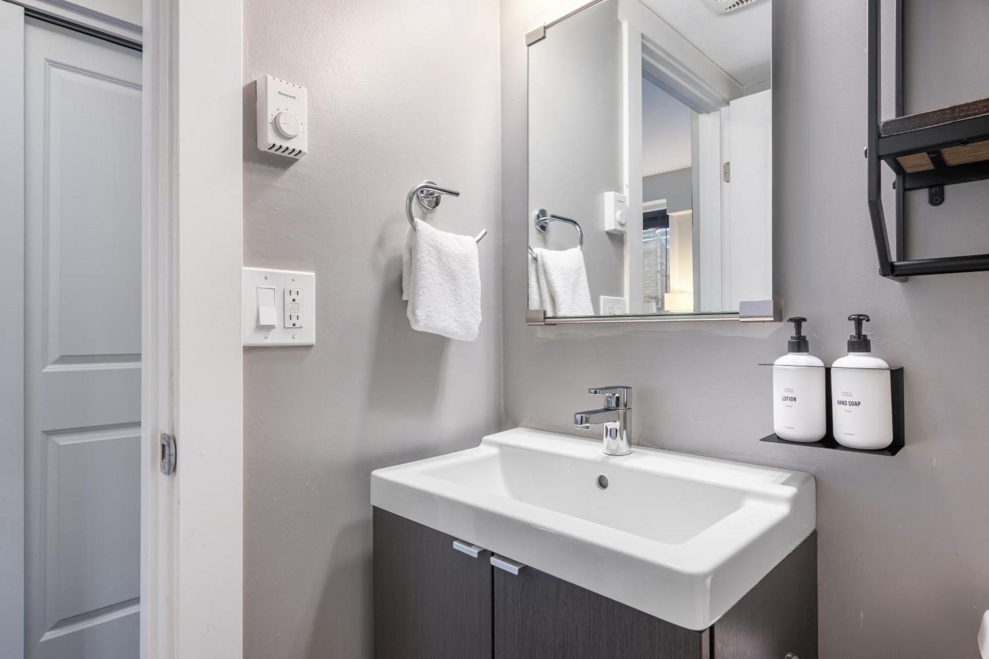 Oxford Apartment By At Mine Hospitality Seattle Kültér fotó